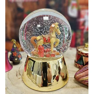 Weihnachts-Schneekugel mit Musik | Schneekugel Schaukelpferd mit Geschenken | Sockel Gold glänzend mit Sternen | 120mm breit, 160mm hoch | mechanische Spieluhr | Weihnachtsdekoration | 20262