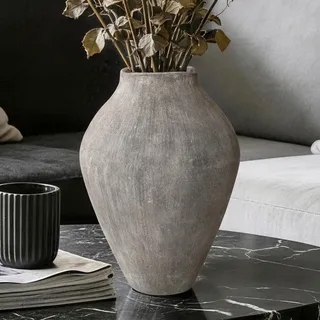 Hometopia Gerippte Terrakotta Vase Erdtöne Keramik Deko Vase 34 cm Höhe | Terrakotta Vase Gerippt Erdtöne, Keramik Deko Handgemacht, Bauchige Form Design, Wohnraum Dekoration, Stabile Bodenpads