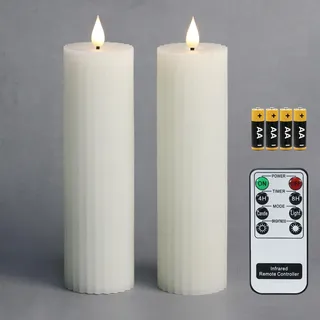 Fanna 2 Weiß LED Flammenlose Echtwachs Kerzen Streifen Design, Batteriekerzen mit Timer für Weihnachten Dekorationen und Advent, Fernbedienung und Batterien enthalten - D 5,5cm x H 20,5cm