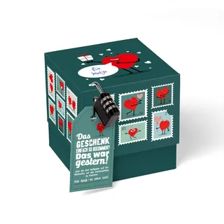 SURPRISA Rätselbox Geldgeschenke Geburtstag, Hochzeit, Jahrestag, Knobelbox | Geschenkverpackung Geldgeschenk, Gutscheine, Geschenk Valentinstag, Hochzeitstag, Motiv: Herz-Briefmarken, Größe S (12 cm)