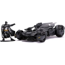 Bild Toys Justice League Batmobil, hochdetailiertes 1:32 Modellauto inkl. Batman-Figur, Türen können geöffnet werden, mit Freilauf, grau