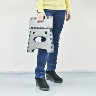 Unyqoos® Klapphocker mit Tragegriff – faltbarer Sitzhocker bis 100 kg, Höhe 26,8 cm, Sitz 23×27 cm, grau/blau, stabiler Kunststoff, tragbar für Küche, Bad, Garten - Grau, Blau