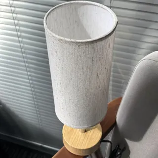 UPXNBOR Nachttischlampe mit Ladefunktion über USB-A- und USB-C-Anschlüsse, Nachttischlampe Touch Dimmbar mit 3 Stufen warmem Licht für Schlafzimmer und Wohnzimmer (E27 Glühbirne inklusive)