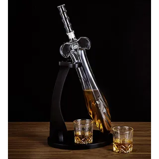 LUJII Heroisches Schwert Whisky Karaffe für Echte Männer, Whiskey Geschenkset mit 2 Gläsern und Holztablett, Personalisierte Geburtstag Hochzeitstag Geschenke für Papa, Ehemann, Freund, Sohn, 850ml
