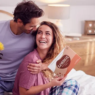 Makai Liebesgeschenk Bundle - Losbox & Handabdruckset - Geschenkidee für Paare und Verliebte zum Geburtstag, Valentinstag, Jahres- oder Hochzeitstag