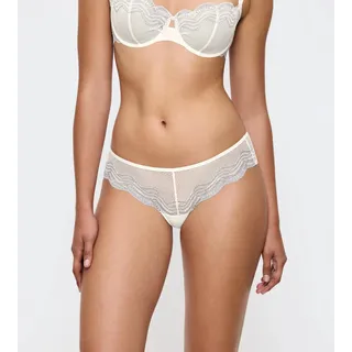Slip TRIUMPH "Comfort Glam Hipster", Damen, Gr. 42, weiß (silk weiß), Spitze, Obermaterial: 80% Polyamid, 20% Polyester, körpernah, Unterhosen Slip, raffinierte Spitze