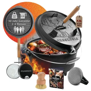 GUSSKÖNIG Dutch Oven Set – Eingebrannter Dutch Oven 4,5L - Feuertopf Gusseisen mit Füße – Schmortopf Doppelfunktion – 2in1 Deckelheber, Schrubber, Pflegepaste, Bürste & Rezeptbuch - 30 Jahre Garantie