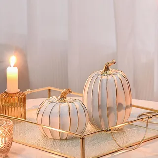 FESTGLOX Herbst-Kürbis-Dekoration, 2 Stück, Kunstharz, Thanksgiving-Kürbis-Figuren, weiße und goldene Kürbisse zum Dekorieren, Herbstdekorationen für Zuhause, Bauernhaus, Erntetisch-Mittelstück