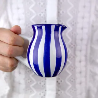 City to Cottage® - Keramik Milchkännchen | Blau-Weiß gestreift | Polka Dots | Handgemacht | Keramik Geschirr Kännchen | 150 ml