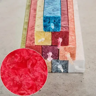 AMABIENTE classic - Eckige Stabkerze | einzigartige Form | 40 cm Höhe - 12 Stunden Brenndauer | 2 Stück | präzise Handarbeit | rußfreies Abbrennen & ruhiges Flammenspiel (Feuerrot)