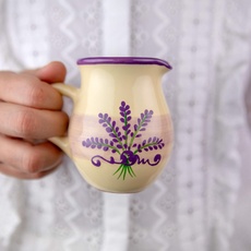 City to Cottage® - Keramik Milchkännchen | Lavendel Motiv | Handgemacht | Keramik Geschirr Kännchen | 150 ml