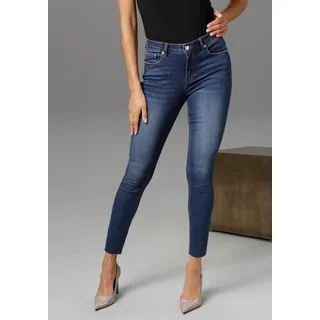 Skinny-fit-Jeans ANISTON CASUAL, Damen, Gr. 36, N-Gr, blau (dunkelblau), Denim/Jeans, Obermaterial: 70% Baumwolle, 28% Polyester, 2% Elasthan, Destroyed-Effekte, leichte Abriebeffekte, unifarben, sehr figurbetont knöchelfrei, Jeans Skinny-fit-Jeans, regular waist - mit ausgefransten Beinabschluss