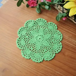 Blausky 4 Stück Runde Bestickte Tischmatte,Häkeldeckchen,Spitzendeckchen Tischset Kleine Häkeln Tischläufer Baumwolle Untersetzer,Tischdecken für Tassen Schalen Teller Vasen Antike,20 cm,Fruchtgrün