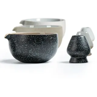 TEANAGOO Matcha-Schale K17 mit Ausgießer & Chasen-Auflage, 510ml Keramik Matcha-Chawan mit natürlicher Felsstruktur, Rocky-Schwarz/Grau