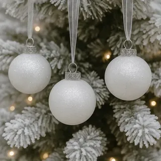 Weiße Kugeln für Weihnachtsdekorationen im Bauernhaus-Stil – bruchsicherer Kunststoff 60 mm Glitzer-Schneebälle und 80 mm Schneeflocken, Ornament-Set mit 30 Stück
