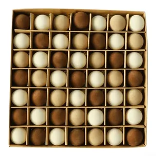 49 Stück Mini-Weihnachtskugeln aus Samt, Weihnachtsdekoration zum Aufhängen, für Zuhause, Büros, Schulen oder Außenbereiche, festliche Ornament-Kugeln (braun)