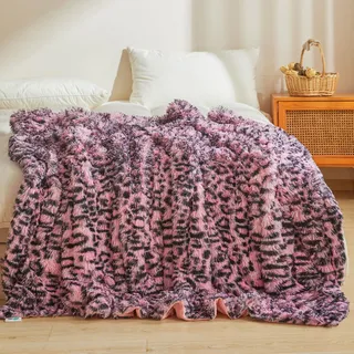 XeGe Kunstfell Leopardenmuster Decke, Weiche Gepardenmuster Flauschige Bettdecke, Plüsch Deko Kuscheldecke Süße Flauschige Tierdruck Felldecke für Schlafzimmer Wohnzimmer, Schwarz Pink, 150x200cm
