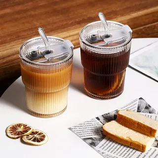 Jognee Glasbecher mit Deckel und Strohhalm, Trinkbecher Luftdicht Wasserdicht Design, Kaffeegläser für Cappuccino, Latte, Tee, EIS, Eistee, Iced Americano, Milch, Saft (400 ML, 2 Stuck)