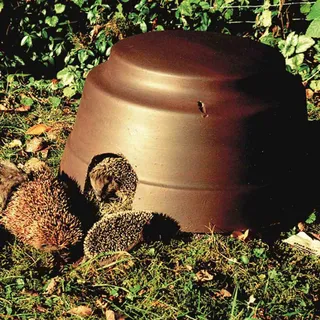 Schwegler Igelkuppel mit Isolierboden