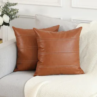 Mandioo 2er Set Braun Boho Gestreifte Kunstleder Kissenbezüge 45x45 cm Moderne Luxusdekoration für Wohnzimmer und Schlafzimmer Zierkissenbezüge passend für Sofa und Couch Dekokissen Kissenhüllen