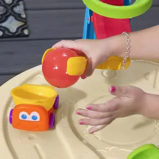 Step2 Ball Buddies Wasserspieltisch mit Bällen | Wassertisch mit 23-teiligem Zubehörset | Garten Wasser Spieltisch für Kinder oder Indoor Bälle Tisch