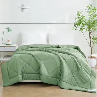 WAVVE Bettdecke 155x220 cm Sommerdecke, Sommer Steppdecke 155 x 220, Leicht Dünn Weiche Atmungsaktive Sommerbettdecke, Zudecke 150gsm Mikrofaser Grün(155x220cm)