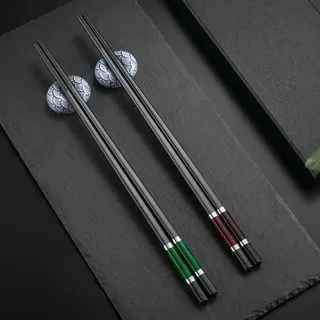 Hongyantech Japanische Schwarz Glasfaser EssstäBchen fiberglas 2 Paar mit 2 Essstäbchen Auflagen, besteck Sushi Stäbchen Set,Essstäbchen ablagen Wiederverwendbare EssstäBchen in Geschenkbox