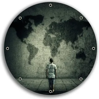 Wallario rundes Outdoor-Poster für Garten oder Balkon, Motiv Kleiner Junge vor Weltkarte an grauer Beton-Wand, 30 cm Durchmesser - Grün