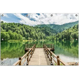 Wallario Outdoor-Poster für Garten oder Balkon, Motiv Steg am See in den Bergen, in ca. 80 x 120 cm - Grün