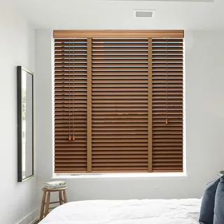 Holzjalousie Innen, Echtholz Jalousien, 50 mm Lamellen, Massivholz Holzrollo die Sichtschutz, Blendschutz und Sonnenschutz, für Zuhause und Büro (Walnut, 140x160cm)