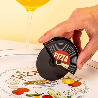 FISURA - Origineller "Vinyl"-Pizzaschneider. Pizzaschneider mit einem lustigen Rad. Pizzaschneider aus rostfreiem Stahl und ABS. Maße: 7,5 x 5,5 Zentimeter.