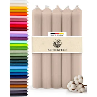 Premium Stabkerzen Beige durchgefärbt, 10 Stück, 180mm x 22mm | Made in Germany, Lange Brenndauer 8+ Stunden - Bunte Spitzkerzen Ohne Tropfen & Rußen - RAL-Zertifizierte Haushaltskerzen