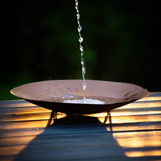 Kapaga – Gartenspiegel, Stahlschale, Corten, Durchmesser 57 cm Vogeltränke, Wasserschale, Teich, hochwertige Gartendekoration für Terrasse und Garten