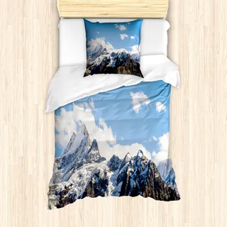 ABAKUHAUS Berg Mantele, Berg Natürliche Schönheit, Milbensicher Allergiker geeignet mit Kissenbezügen, 135 cm x 200 cm - 80 x 80 cm, Weiß Blau Braun - Weiß
