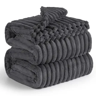 BEDSURE kuscheldecke 220x240 für Zimmer Deko - Tagesdecke, Wolldecke & Fleecedecke, Sofadecke, Weiche Warme Grobe Korddecke für Couch, Wohn- & Kuscheldecken, Große Decke, Dunkelgrau, 220 x 240 cm