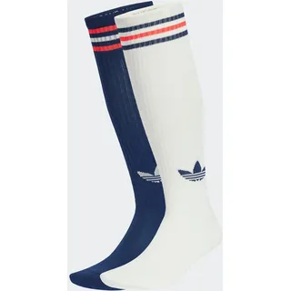 Sportsocken ADIDAS ORIGINALS "3-STREIFEN KNIESTRÜMPFE, 2 PAAR", Damen, Gr. M (40/42), weiß (sanftes weiß, night indigo), Obermaterial: 56% Baumwolle, 40% Polyester, 3% Elasthan, 1% sonstige Fasern, Socken Sportsocken, für sportive Aktivitäten und Laufen, vom Fußball inspirierte Details