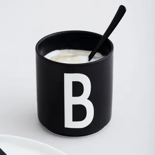 Design Letters Porzellan Kaffeetassen A-Z | Schwarze Tassen für Weihnachten, Weihnachtsgeschenke Kleinigkeiten, Weihnachtsgeschenke für Frauen, Männer | Kaffeebecher | Tasse Personalisiert | 250 Ml
