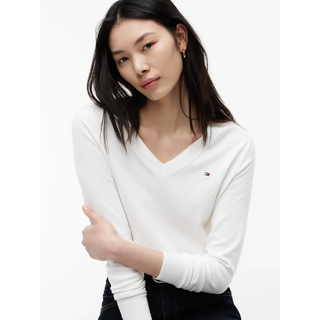 V-Ausschnitt-Pullover TOMMY HILFIGER "CO JERSEY STITCH V-NK SWEATER", Damen, Gr. XXS (32), beige (ecru), Strick, Obermaterial: 67% Baumwolle, 33% Polyamid, unifarben, Basic normal, V-Ausschnitt, Bündchen, Pullover V-Ausschnitt-Pullover, Kontrastfarbene Streifen im Ausschnitt und Logo Stickerei am Ärmel