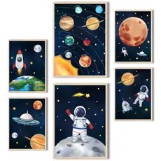 MeinBaby123® Kinderzimmer Poster Astronaut | 6er Set Poster Set 2x DIN A4 & 4x DIN A5 | Weltall Raketen Planeten | Kinderzimmer Deko Mädchen Junge | Babyzimmer (Astronaut V1)