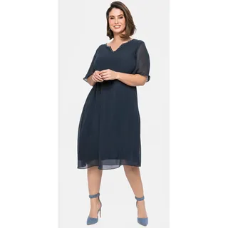 Chiffonkleid SHEEGO "Chiffonkleid", Damen, Gr. 52, Normalgrößen, blau (nachtblau), 100% Polyester, unifarben, knielang, Rundhals, Kleider Chiffonkleid