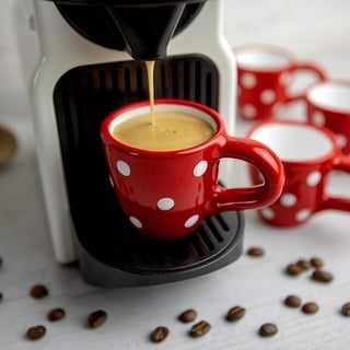 City to Cottage® - Espressotassen Set | Rot und Weiß | Polka Dots | Handgemacht | Keramik Geschirr Espressotassen 4er Set | Mokkatassen Set