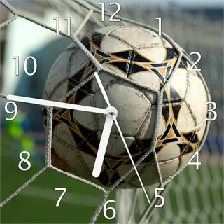 Wallario Design Wanduhr Fußball - Ball im Tor - Bolzplatz aus Echtglas, Größe 20 x 20 cm - Grün