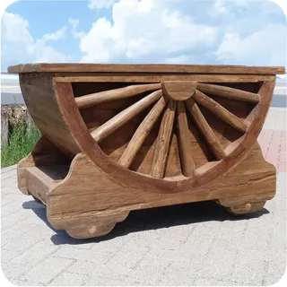 Massive Bauernhaus Teakholz Truhe | Flores | Landhaus Stil mit altem Wagenrad