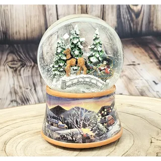 Weihnachts-Schneekugel mit Musik | Schneekugel Kutschfahrt über Brücke mit Familie | Sockel Winterlandschaft Ocker | 100mm breit, 140mm hoch | mechanische Spieluhr | Weihnachtsdekoration | 20258