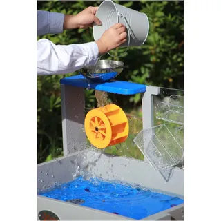 Klassischer Sand- und Wassertisch aus Holz