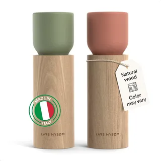 LARS NYSØM Salz und Pfeffermühle Holz Set - Manuelle Salz- und Pfeffermühle mit Keramikmahlwerk - Große Pfeffermühle & Salzmühle für Grobes Salz - Gewürzmühle für Küche oder Tisch (Red/Green)