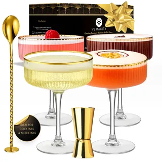 Vemacity Espresso Martini Gläser 4er Set mit Goldrand & Cocktail Zubehör | Gerippte Glas | Handgefertigte Cocktailgläser Set | Champagner Schalen | Martinigläser | Ideal für Weihnachten und Neujahr