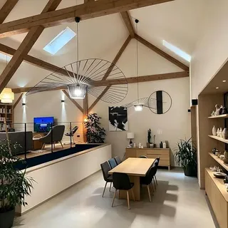 Groß Vertigo Pendelleuchte & Hängeleuchte Schwarz 200cm, Modern Hängelampe für Hohe Decken mit E27 Fassung, Deckenlampe für Wohnzimmer, moderne Neubauten, Dachgeschoss und Restaurants - Schwarz