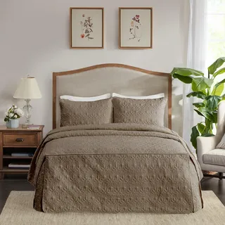 Madison Park Quebec gesteppte Tagesdecke mit geteilten Ecken, klassisches traditionelles Design, für alle Jahreszeiten, leicht, Bettwäsche-Set, passende Kissenbezüge, Queen, Damast, gesteppt, Khaki, 3