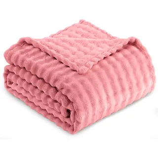RUIKASI Kuscheldecke Flauschig Kleine Decke Rosa - Weiche Sofadecke & Couchdecke 130x150 cm aus Plüsch, Warme Fleece für Wohnzimmer Deko Blanket, Dicke Wohndecke Mädchen Rosa